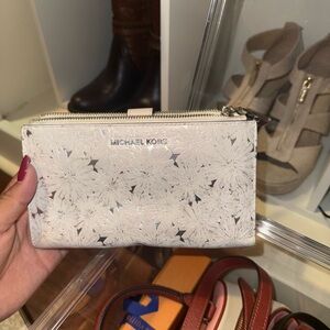 Michael Kors White Floral Wallet